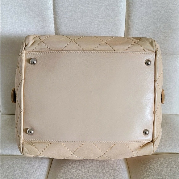 Chanel Authentic Beige Lambskin Bag - Picture 6 of 12